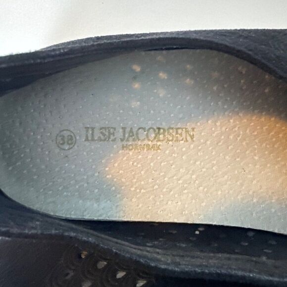 Ilse Jacobsen Womens Perforated Black Slip-On Shoes Size 38 Rubber Sole - Picture 5 of 7